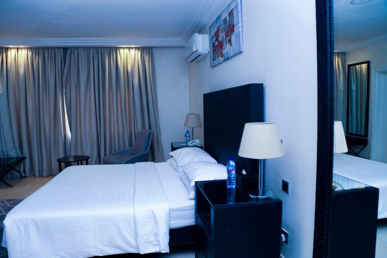 Summerset Continental Hotel Gana Mobushipe 외부 사진