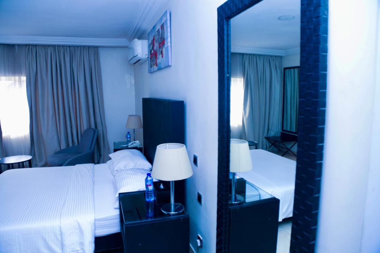 Summerset Continental Hotel Gana Mobushipe 외부 사진