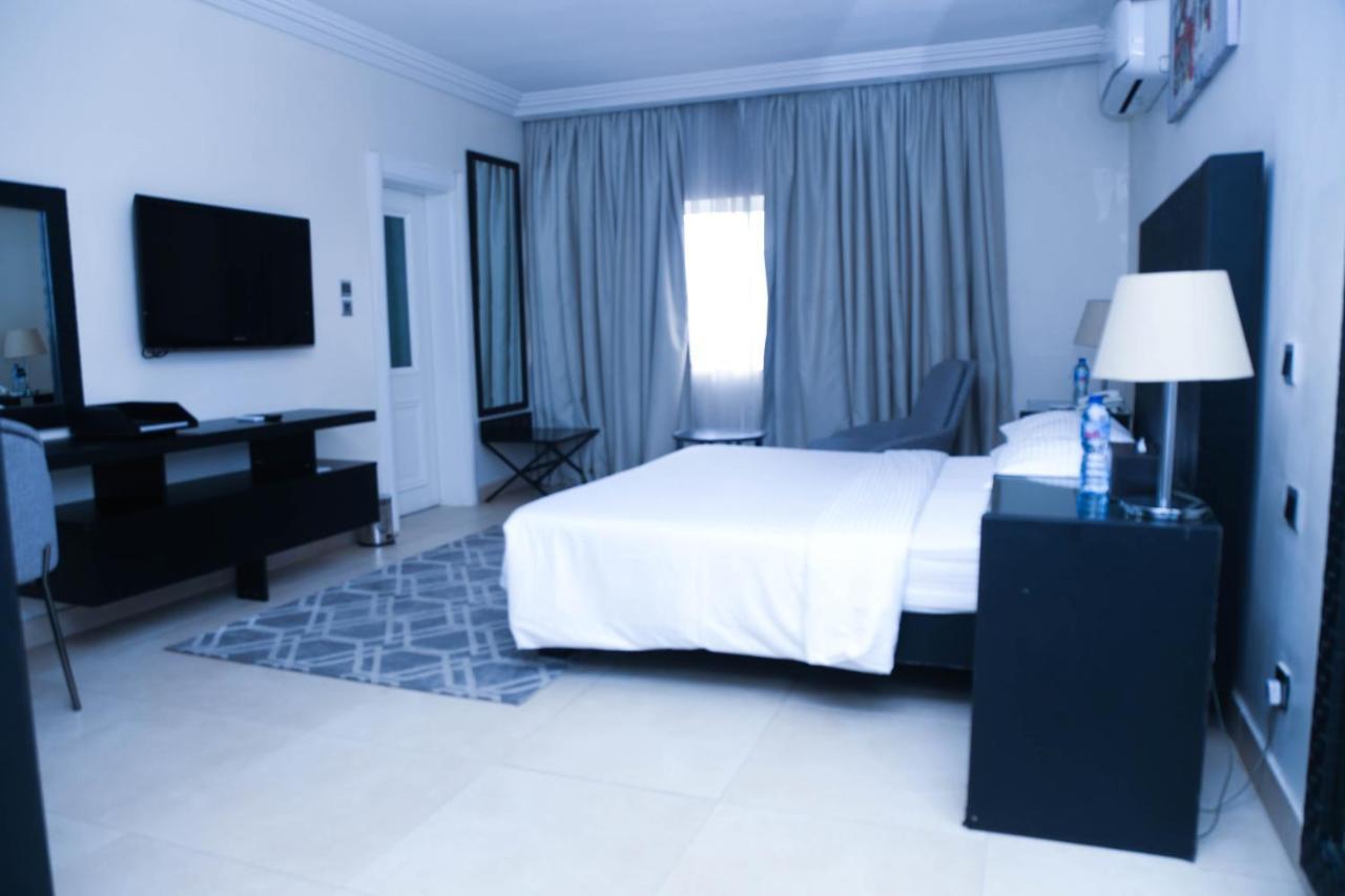 Summerset Continental Hotel Gana Mobushipe 외부 사진