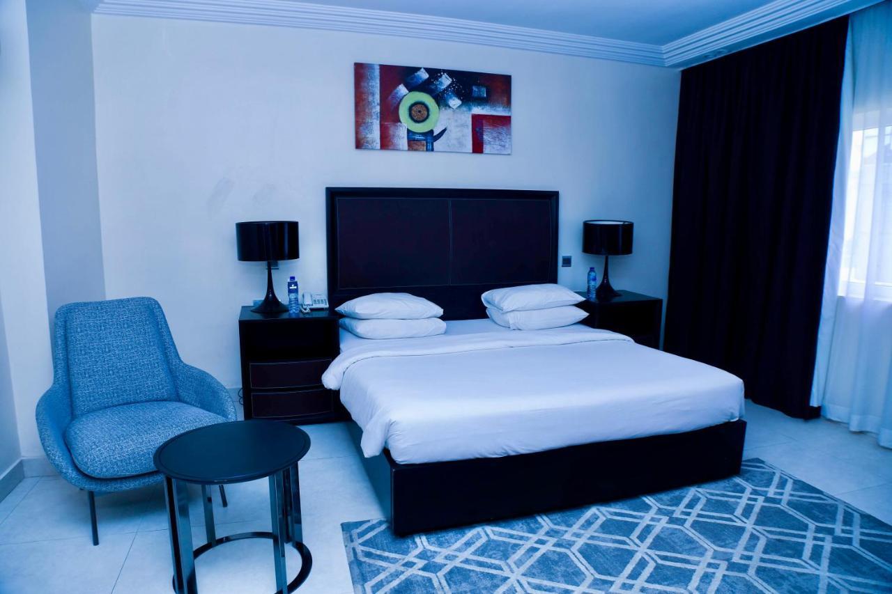 Summerset Continental Hotel Gana Mobushipe 외부 사진